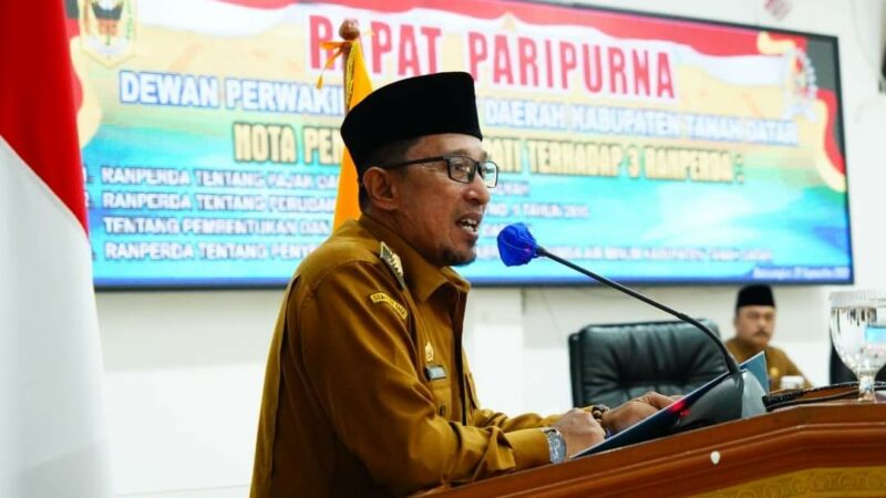 Paripurna DPRD Tanah Datar, Bupati Sampaikan Nota 3 Ranperda