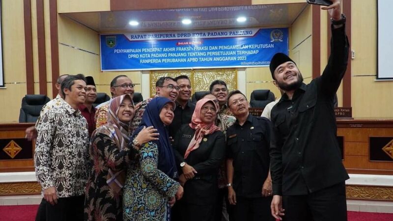 Paripurna DPRD Padang Panjang, Wako Fadly Amran Sampaikan Salam Perpisahan