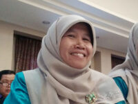 Profil Hetti Waluati Triana, Guru Besar Bidang Lingusitik UIN IB Padang