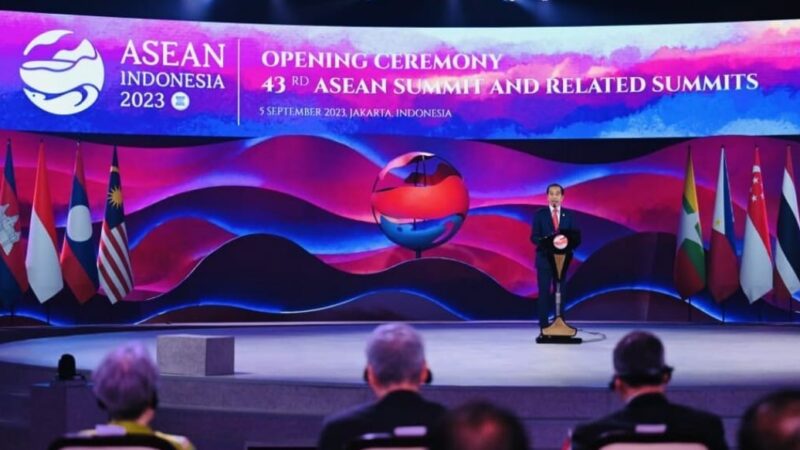 Presiden Joko Widodo Resmi Buka KTT ke 43 Asean