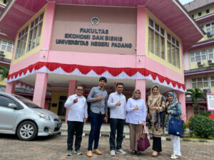 Dosen University of Mumbai Kunjungi FEB UNP