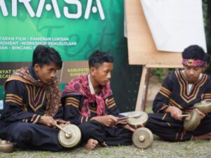 Alek "Orang Muda" di Istana Rakyat Selaras Alam: Milleniart Fest, Kongkow Seni untuk Kemanusiaan
