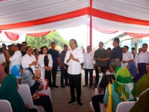 Pemerintah Berikan Bantuan Beras untuk Masyarakat Selama 3 Bulan