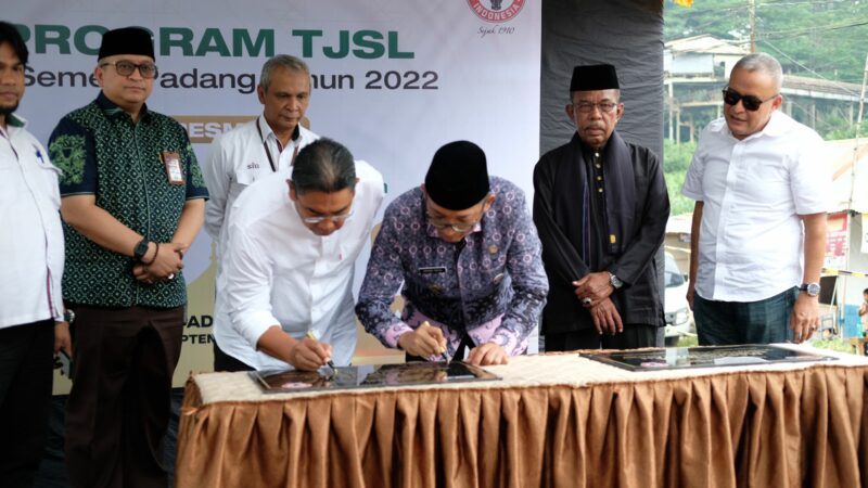 Semen Padang Bangun 2 Masjid di Lubuk Kilangan Senilai Rp2,36 Miliar