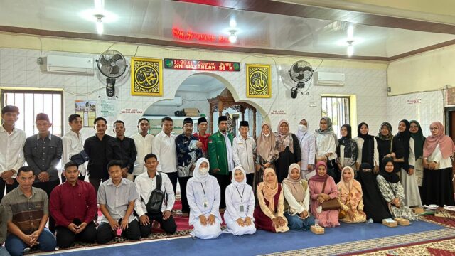 Tim Siklus Prakonsepsi Kebidanan Unand Berikan Penyuluhan pada Catin di Koto Tangah