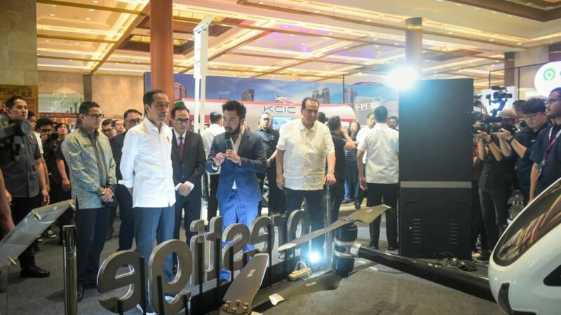 Capaian Sektor Transportasi, Jokowi Tinjau Pameran Hub Space di JCC