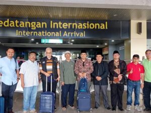 Kontigen UIN Alauddin Makassar saat tiba di BIM. [Foto: Dok. UIN IB Padang]