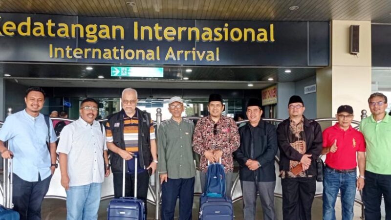 Kontigen UIN Alauddin Makassar saat tiba di BIM. [Foto: Dok. UIN IB Padang]