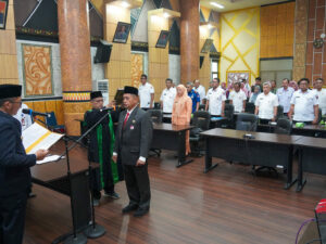 Pelantikan Pejabat Pimpinan Tinggi Pratama kembali terjadi di lingkungan Pemko Padang. Kali ini, Mairizon dilantik oleh Wali Kota Padang