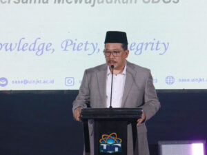 Wakil Menteri Agama Republik Indonesia, Zainut Tauhid Sa’adi menutup OASE 2023. [Foto: Dok. UIN IB Padang]