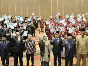 Pengukuhan guru profesional melalui Program Profesi Guru (PPG) Pendidikan Agama Islam dan Madrasah dalam Jabatan Bacht 3 di The ZHM Premiere Hotel Padang. [Foto: Dok. UIN IB Padang]