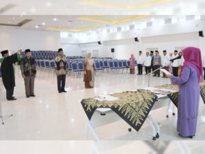 Pelantikan Pejabat Administrator Eselon dan Pengawas di lingkungan UIN IB Padang. [Foto: Dok. UIN IB Padang]