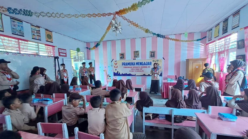 Bakti sosial Racana Rohana Kudus Gudep UIN IB Padang di Gorontalo. [Foto: Dok. UIN IB Padang]