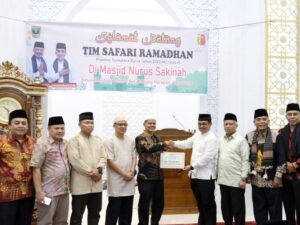 Tim Safari Ramadan Pemprov Sumbar yang dipimpin UIN IB Padang berada di Masjid Nurus Sakinah, Kota Solok. [Foto: Dok. UIN IB Padang]