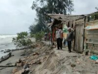 Abrasi pantai terjadi Korong Keramat Jaya, Nagari Manggopoh Palak Gadang, Kecamatan Ulakan Tapakih, Kabupaten Padang Pariaman, Sumbar,