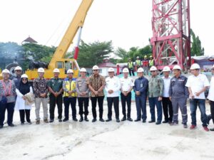 Anggota Komisi VI DPR RI asal Sumatra Barat (Sumbar) H Andre Rosiade mengikuti ground breaking proyek pembangunan Pasar Raya Padang Fase VII,