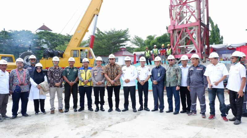 Anggota Komisi VI DPR RI asal Sumatra Barat (Sumbar) H Andre Rosiade mengikuti ground breaking proyek pembangunan Pasar Raya Padang Fase VII,
