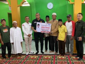 Anggota DPR RI asal Sumbar H Andre Rosiade terus berkeliling membantu masyarakat, utamanya rumah-rumah ibadah. Teranyar, Andre singgah