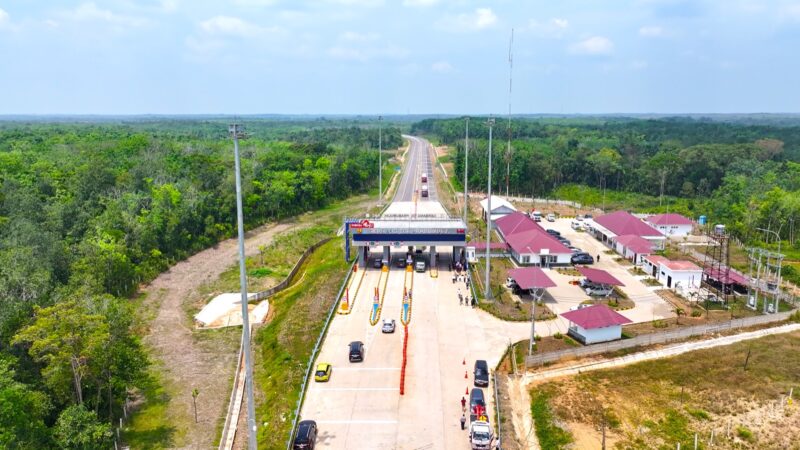 Menjalankan penugasan dalam membangun dan mengoperasikan mega proyek Jalan Tol Trans Sumatra (JTTS), PT Hutama Karya (Persero) (Hutama Karya)