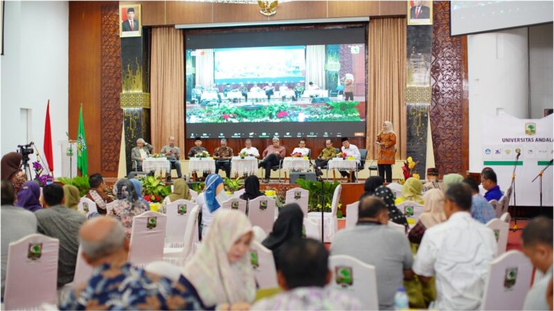 Bacalon Rektor Unand Sampaikan Gagasan di Forum Tendik