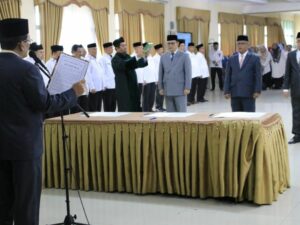 Kakanwil Kementerian Agama Sumatra Barat melantik tiga kepala kantor Kemenag di lingkungan Sumbar, Selasa (19/3/2023).
