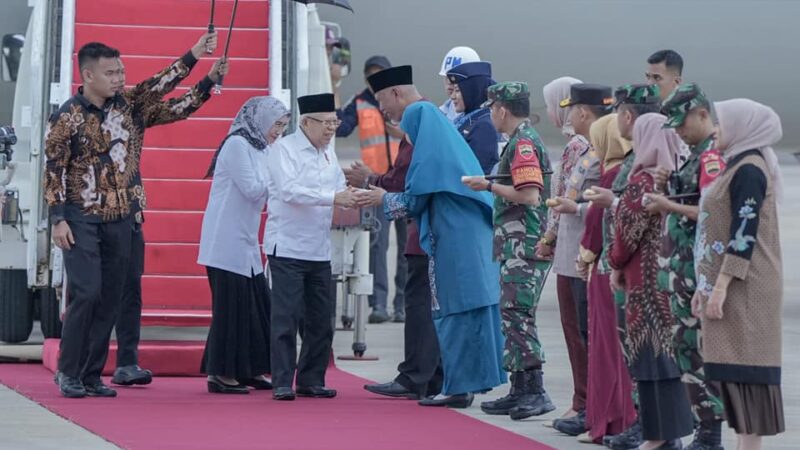 Wakil Presiden (Wapres) KH Ma'ruf Amin melakukan kunjungan kerja ke Sumatra Barat (Sumbar). Pesawat Kepresidenan yang membawa Ma'ruf bersama