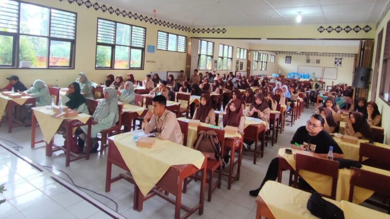 PPF 2023: Dekatkan Pelajar dengan Sastra, Para Sastrawan Kunjungi Sekolah