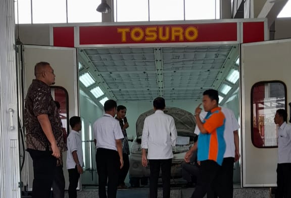 Kunjungi SMKN 5 Padang, Jakowi: Nanti Kita Bantu Perluas Bengkel Latihan