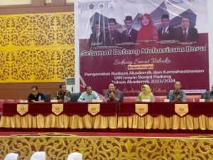 Giat PBAK bersama Muchamad Sidik Sisdiyanto, Sekretaris Menteri Agama dan PLT direktorat KSKK Madrasah. (Foto: Dok. UIN IB Padang)