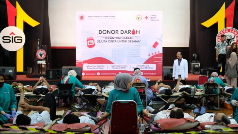 Donor Darah Semen Padang Grup, 349 Kantong Diserahkan ke PMI