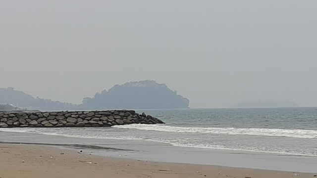 Kabut Asap yang Selimuti Padang Kiriman Provinsi Tetangga