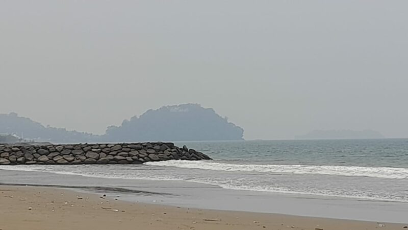 Kabut Asap yang Selimuti Padang Kiriman Provinsi Tetangga