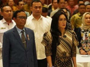 Prof Mahfud MD dan Rieke Diah Pitaloka