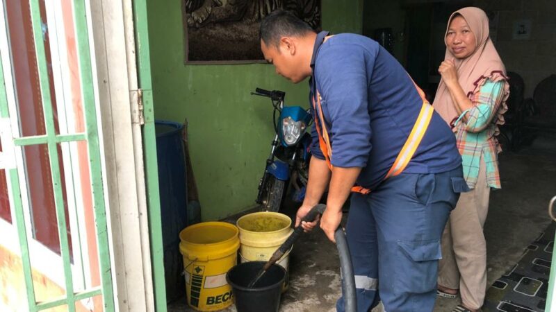 Krisis Air, Semen Padang Kembali Salurkan Air Bersih untuk Warga Batu Gadang