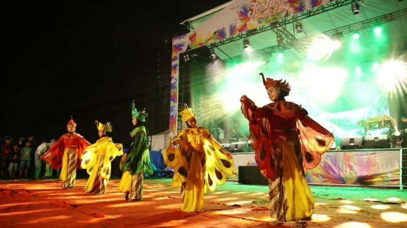 Buka Festival Multi Etnis, Hidayat: Semua Etnis Hidup Berdampingan di Sumbar