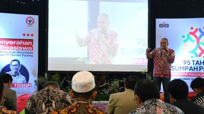 Sumpah Pemuda, Semen Padang Serahkan Beasiswa Kepada 82 Anak Karyawan Berprestasi