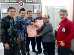 Penyerahan 186 mahasiswa KKN UIN IB Padang ke Kabupaten Tanah Datar. [Foto: Dok. UIN IB Padang]