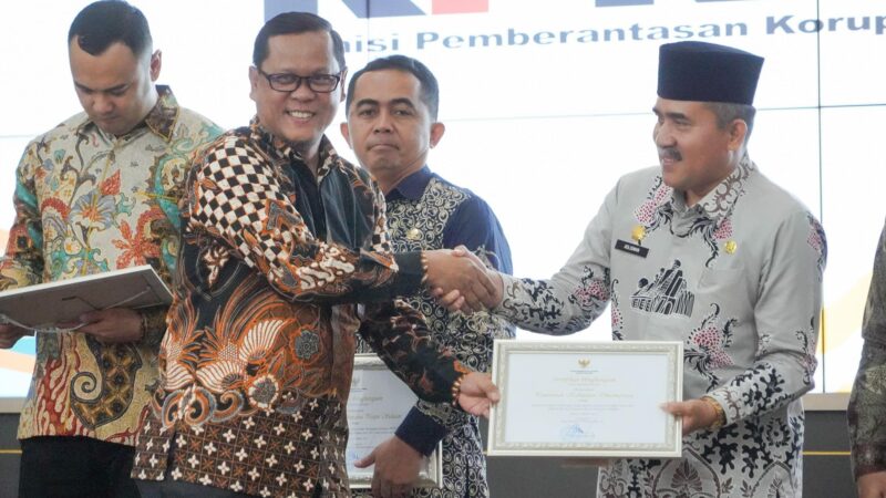 Pemkab Dharmasraya meraih penghargaan dari Komisi Pemberantasan Korupsi (KPK) sebagai pemerintah daerah terbanyak kedua di Provinsi