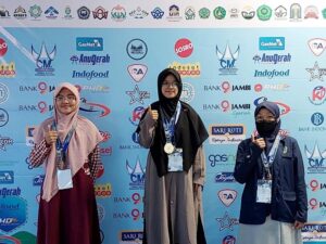 Perak pertama untuk UIN IB Padang dalam Musabaqah Qiraatul Kutub (MQK) tingkat regional se-Sumatera dan Asia Tenggara. [Foto: Dok. UIN IB Padang]