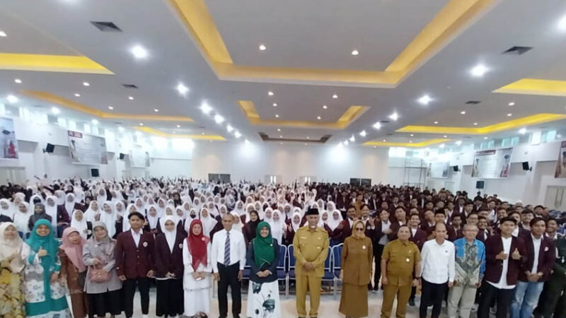 Pelepasan Mahasiswa KKN-PPN UIN IB Padang priode ke-49 tahun 2023. [Foto: Dok. UIN IB Padang]