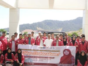 Pelepasan kontigen UIN IB Padang untuk mengikuti PKM dan PTI se-Asia di Jambi. [Foto: Dok. UIN IB Padang]