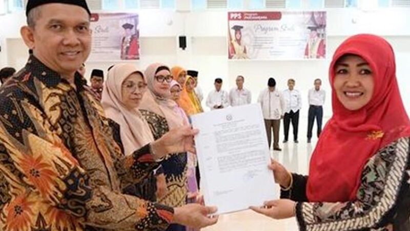 Rotasi Pejabat Administrator, dan Pelantikan Sejumlah Pejabat Pelaksana Akademik Antar Waktu di UIN IB Padang. [Foto: Dok. UIN IB Padang]