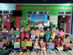TK Barunawati Teluk Bayur Padang Ajak Murid Mencintai Batik