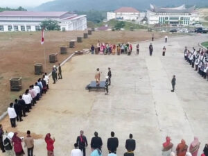 Upacara perdana di Kampus III UIN IB Padang dalam rangka memperingati HUT RI ke-78. [Foto: Dok. UIN IB Padang]