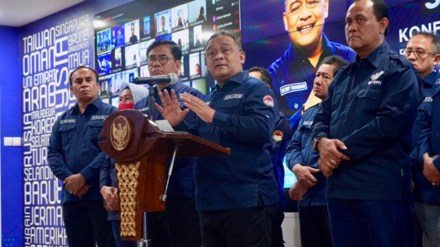 Kepala Badan Perlindungan Pekerja Migran Indonesia (BP2MI) Benny Rhamdani tampak marah besar mendengar kabar tiga oknum BP3MI Banten