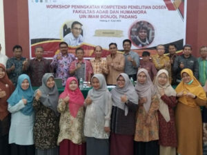 Fakultas Adab dan Humaniora (FAH) Universitas Islam Negeri Imam Bonjol Padang (UIN IB) menggelar Workshop Academic Writing. [Foto: Dok. UIN IB Padang]