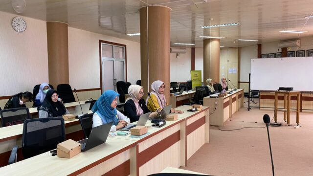 Tingkatkan Kinerja Dosen Melalui Workshop Capacity Building