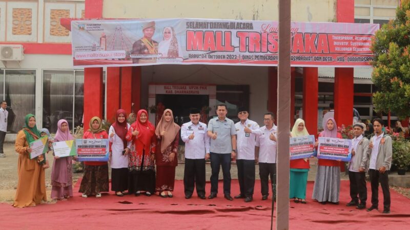 Sekda Dharmasraya, Adlisman melaunching Mall Trisuaka (Transparan, Responsif, Inovatif, Sustainable Keluarga Sejahtera). Kegiatan ini