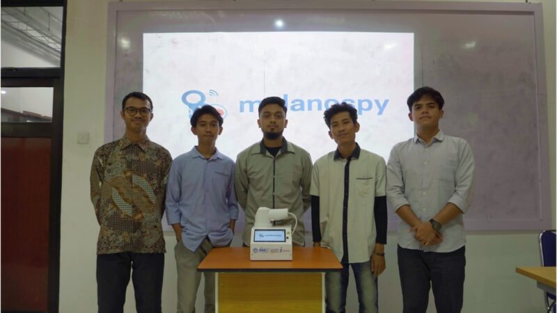 Lima mahasiswa yang berasal dari tiga fakultas yang berbeda di Unand berhasil menciptakan sistem pendeteksi dini kanker kulit