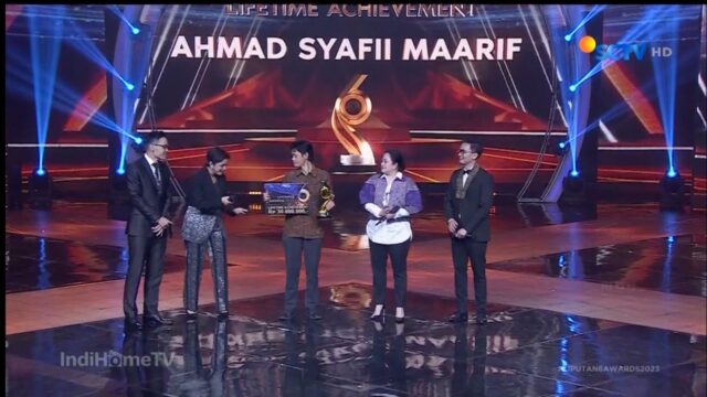 Buya Syafii Maarif Terima Penghargaan Lifetime Achievement dari Liputan 6 Awards 2023